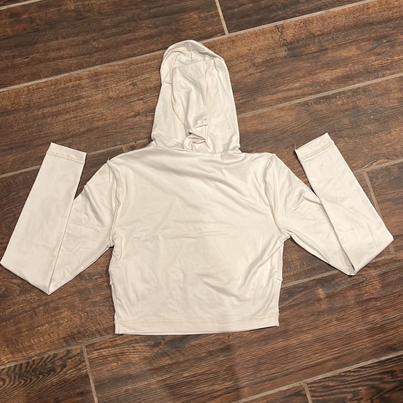 Forever21 thin pullover - Picture 2 of 3